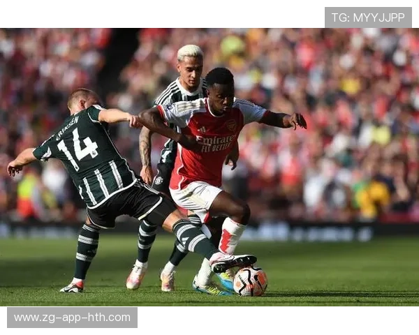 曼联拉什福德精准直塞助攻：一脚撬动胜利的艺术