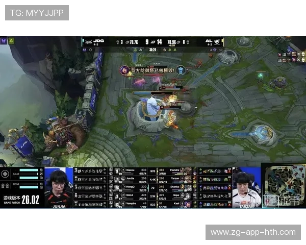 JDG团战切后排成功，C位第一时间倒下